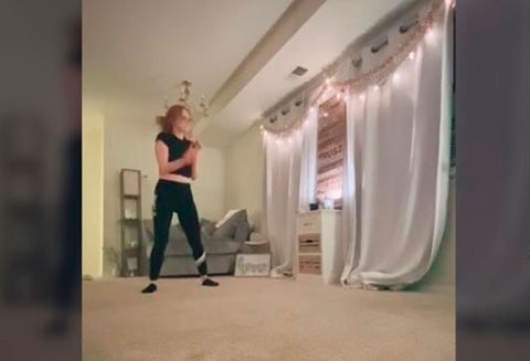 Mujer grabó a acosador que se filmó en la puerta de su ventana