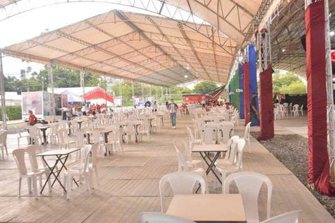El aforo para este lugar es de 5000 personas.
