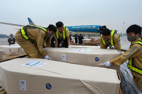 Migrantes vietnamitas muertos en un camión en Reino Unido