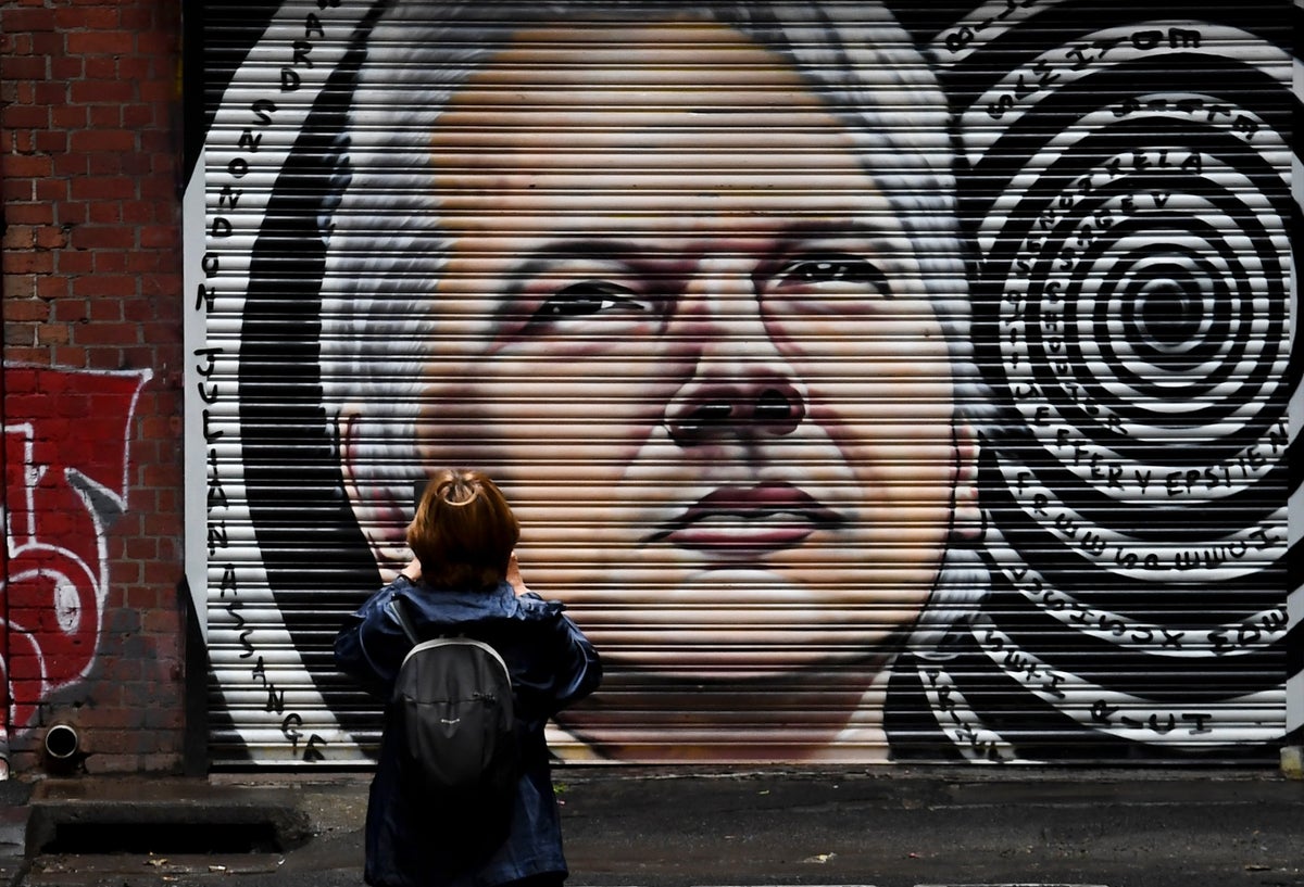 Mural con el rostro de Julian Assange en Australia