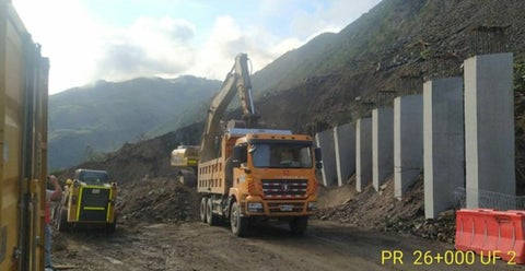 Remoción del derrumbe entre Dabeiba y Uramita, Antioquia.