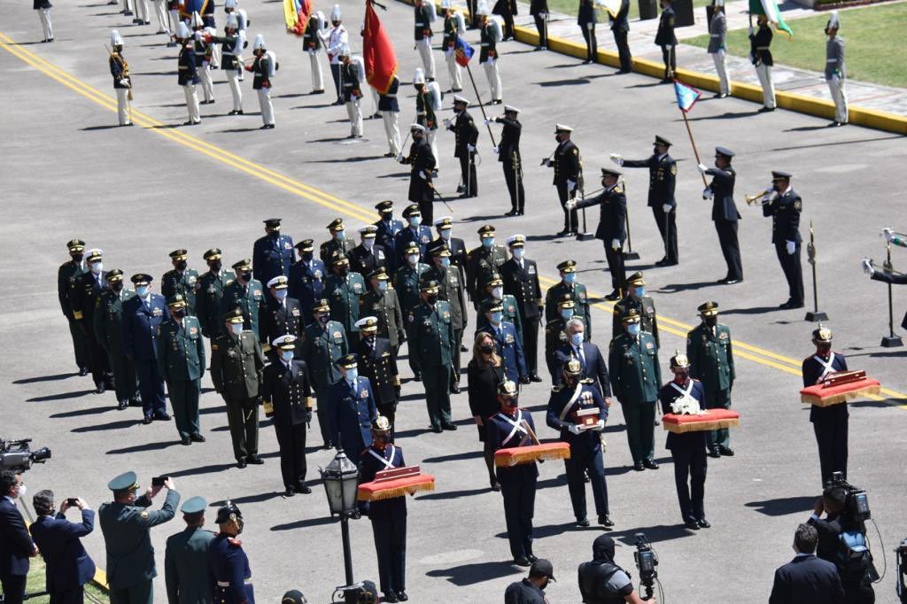 Militares