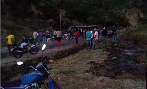 Accidente de vehículo militar venezolano en la frontera con Colombia