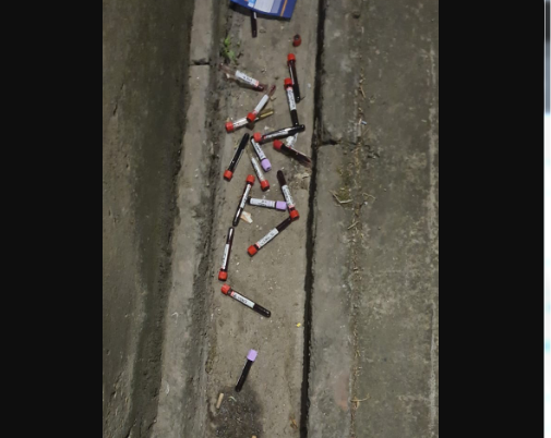 Hallazgo de tubos con sangre