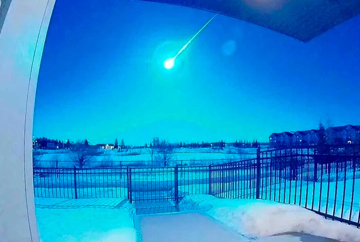 Meteorito azul en el cielo de Canadá