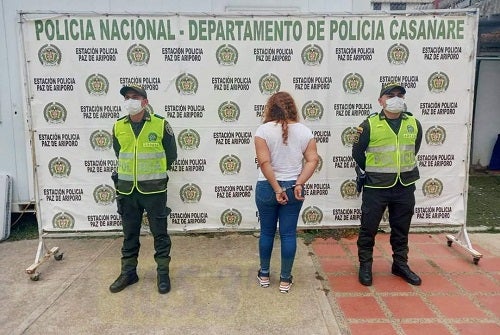 Ataque, ácido, mujer, quemaduras