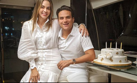 Silvestre Dangond junto a su esposa