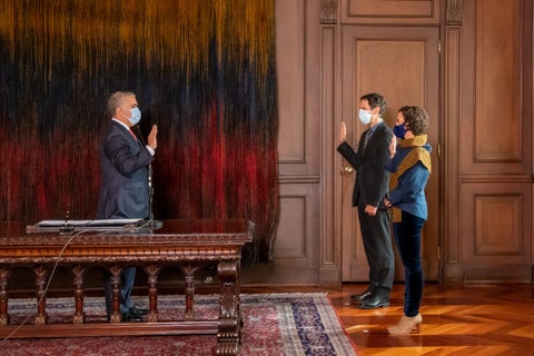 Taboada y Mauricio Villamizar quienes entran a ocupar los lugares de los codirectores