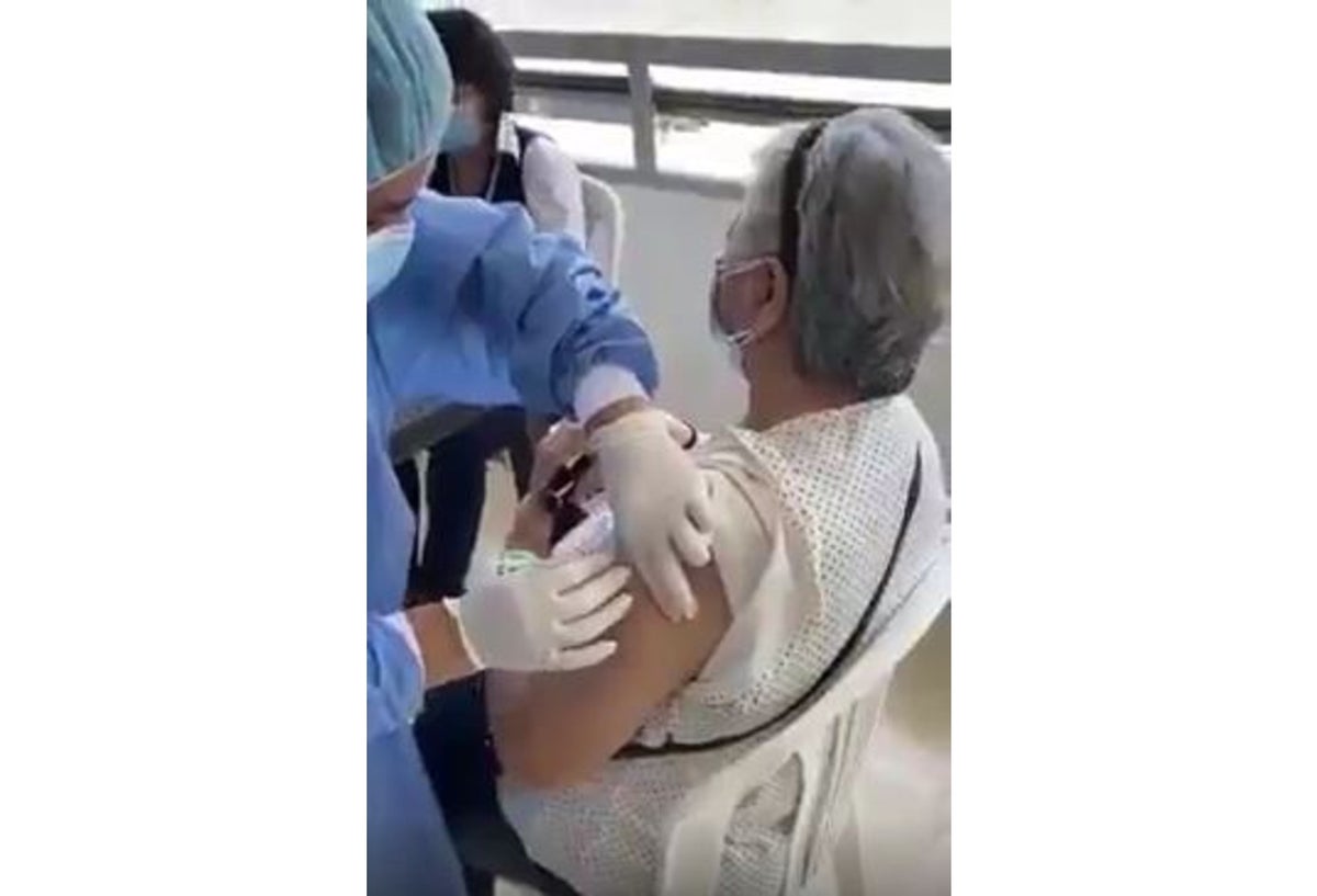 Abuela inyectada con jeringa vacía en Santander