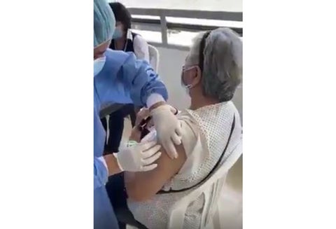 Abuela inyectada con jeringa vacía en Santander