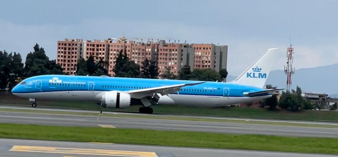 Avión con vacunas de AstraZeneca