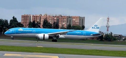 Avión con vacunas de AstraZeneca