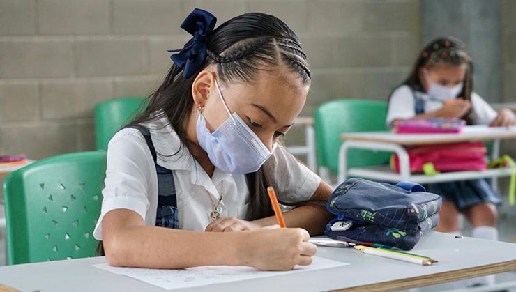 Colegios clases estudiantes