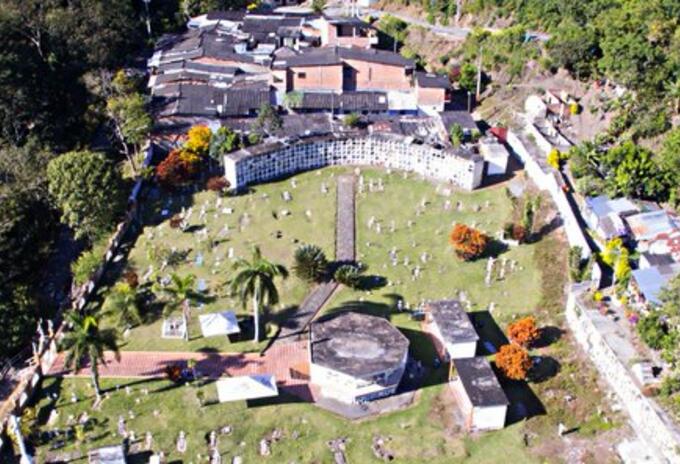 La JEP ha exhumado 80 cuerpos en el cementerio Las Mercedes de Dabeiba, Antioquia.