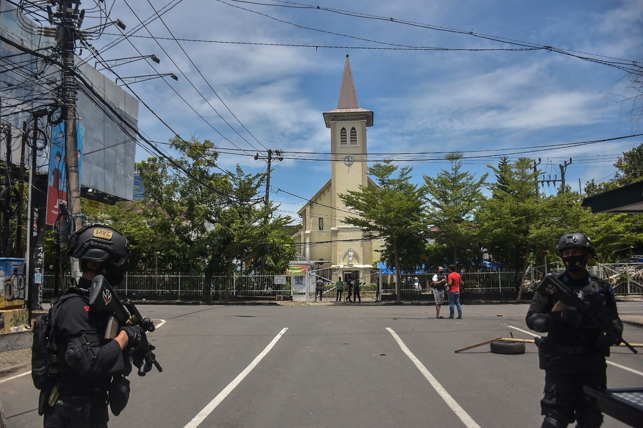 Atentado a catedral en Indonesia