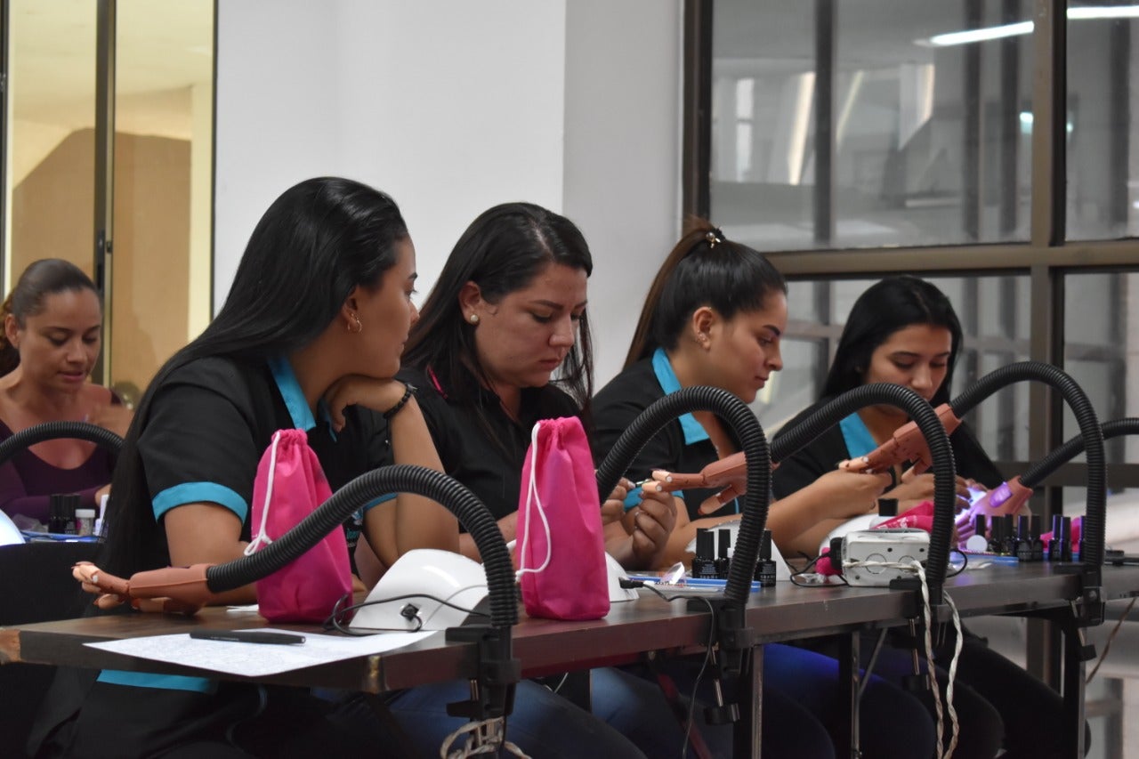 La Ruta de Charlotte - Manicure - Pedicure