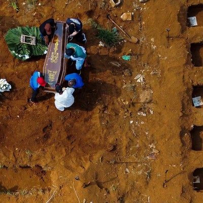 Brasil supera por 3.000 muertos por covid-19 en un día