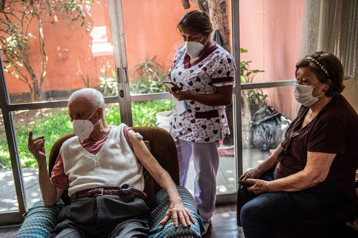 Vacunación adultos mayores Américas