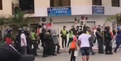 Siguen bloqueos