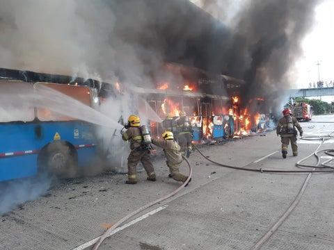 Más de 23 buses del MÍO fueron vandalizados.