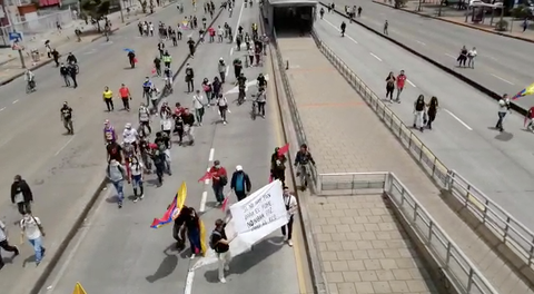 Estación Comuneros de Transmilenio, punto neurálgico de la NQS, bloqueada totalmente