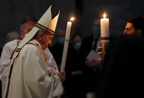 Papa Francisco celebra la Vigilia Pascual este 3 de abril de 2021