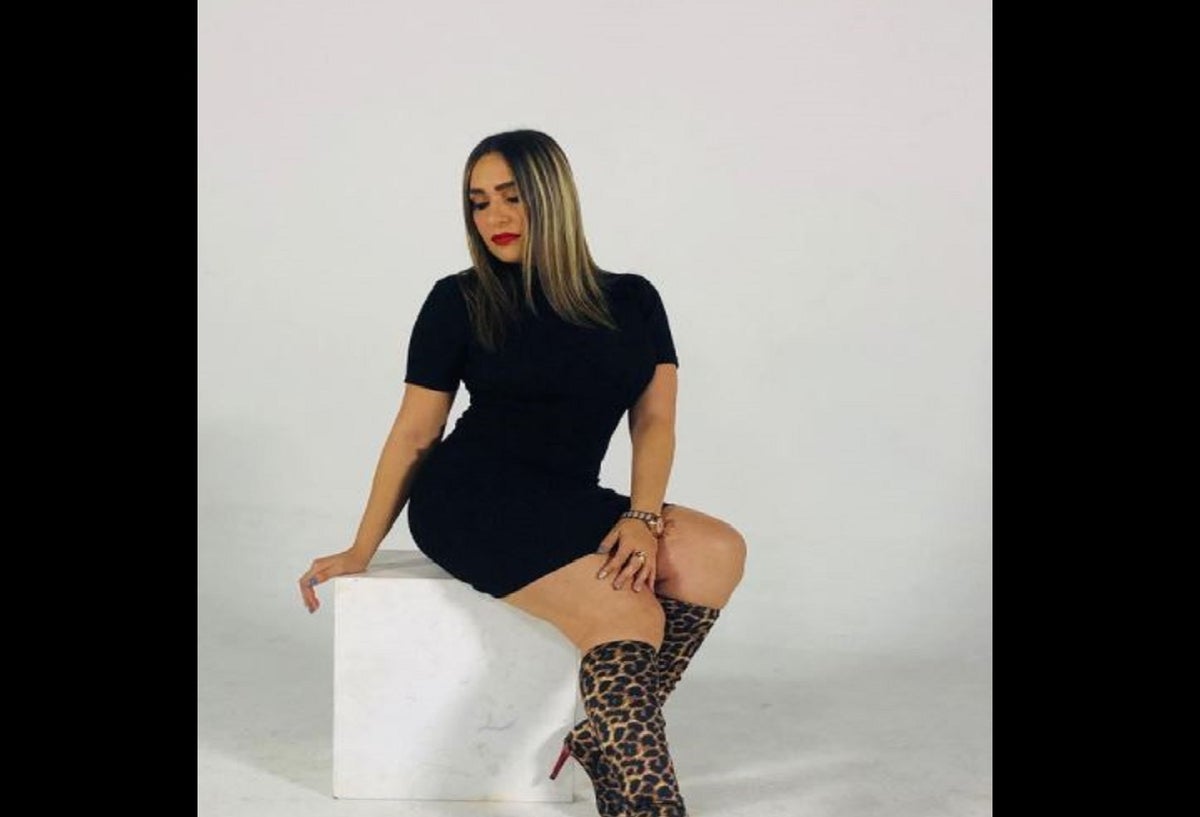 Profesora despedida por salir en bikini en redes