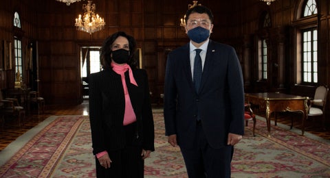 La Canciller, Claudia Blum y el Viceministro de Relaciones Exteriores, coreano Jung-Kon Choi