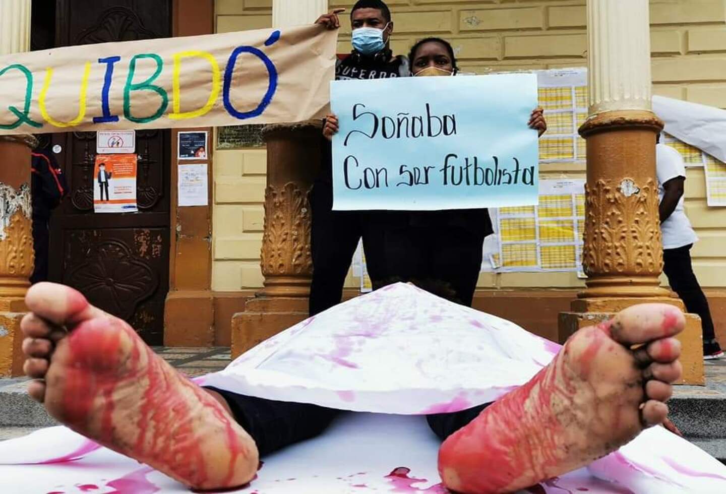 Plantón a las afueras de la Alcaldía de Quibdó, Chocó.