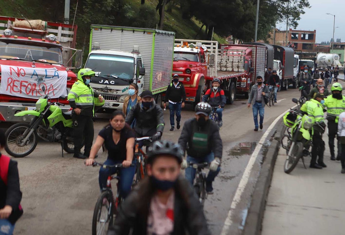 Camioneros y conductores de vehículos de carga protestan en sur de Bogotá