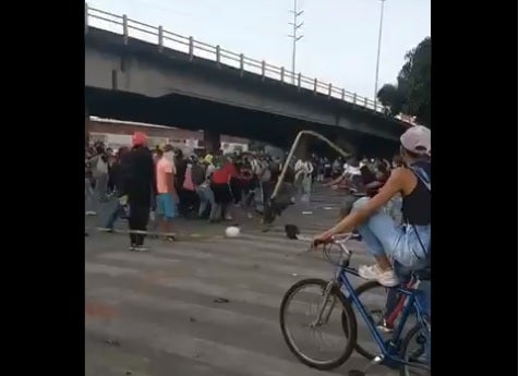 semáforo vandalizado