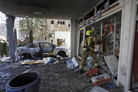 Zona de Tel Aviv tras ataque de misil