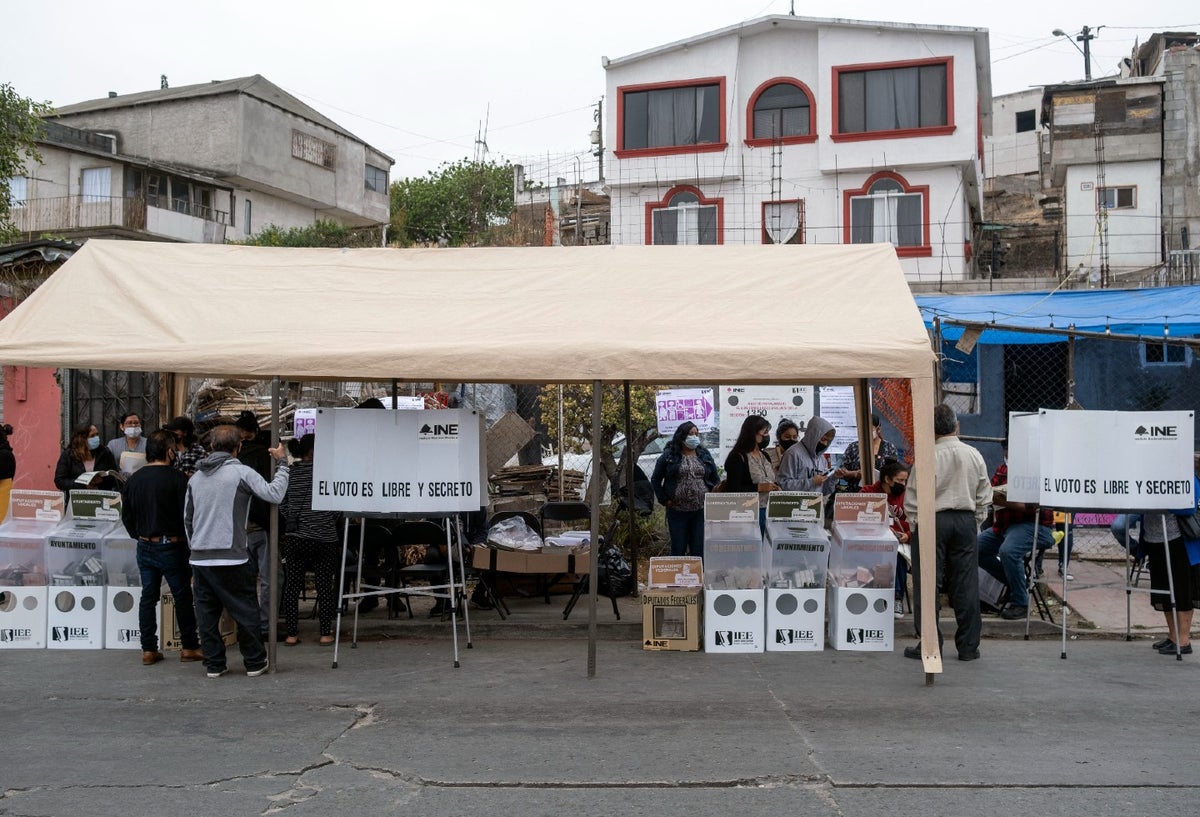Puesto de votación en Tijuana