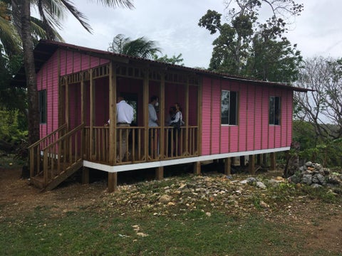 Una de las casas que entregó Postobón en San Andrés