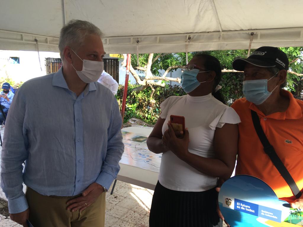Entrega de vivienda, por parte de Postobón, en San Andrés
