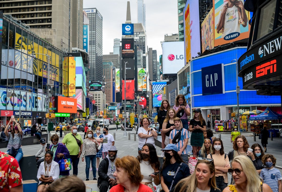 Nueva York levanta restricciones por covid-19