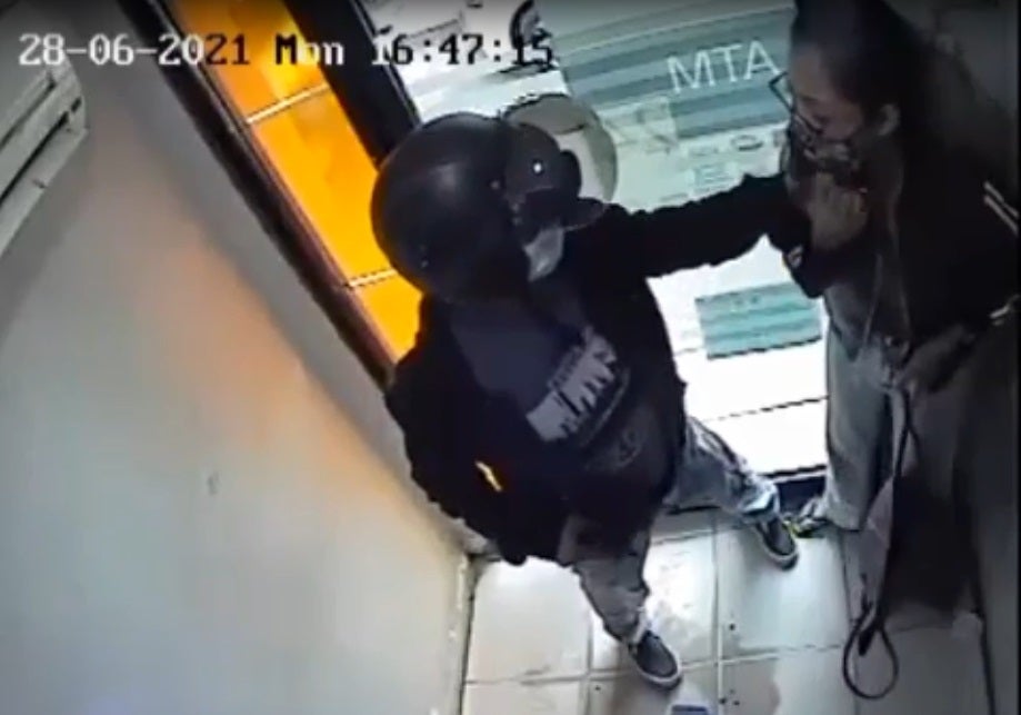 Robo en cajero automático
