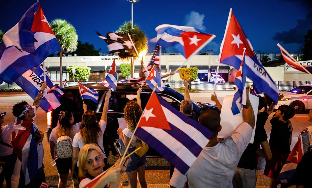 Cubanos en Miami piden acciones de Biden