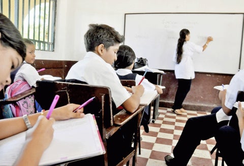 Estudiantes en aulas de clases