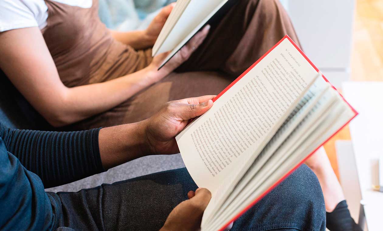 Estudiantes denuncian chantaje sexual