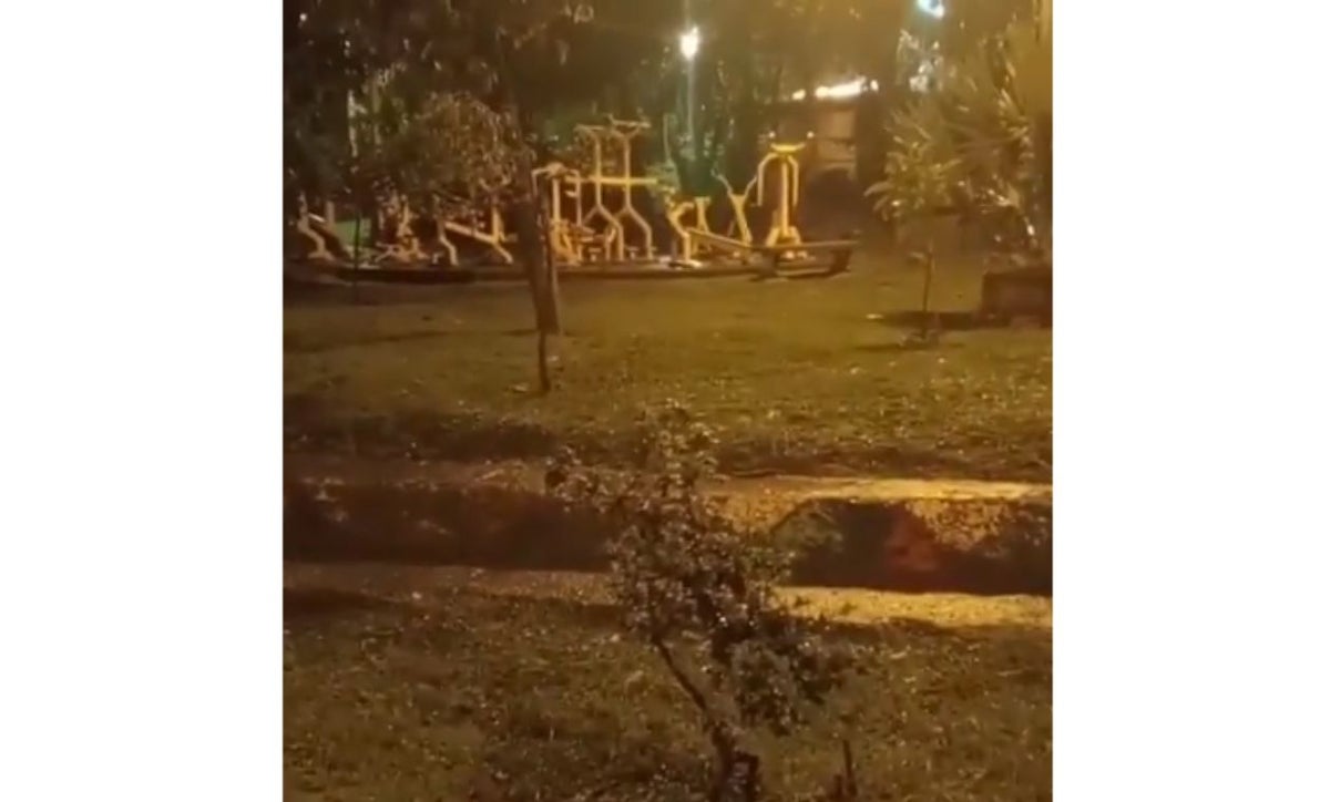Fantasma en parque de medellin grabado en parque Alfonso López