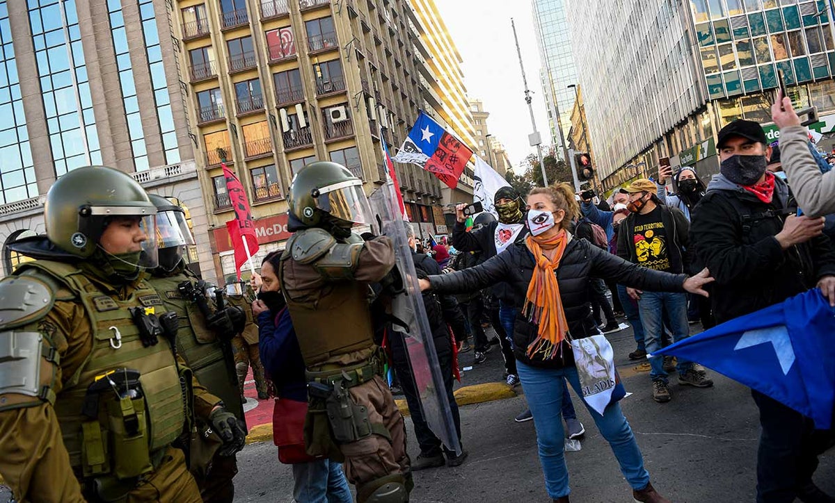 Protestas en Inauguración convención constituyente en Chile