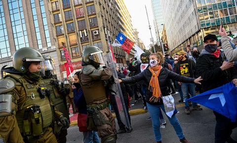 Protestas en Inauguración convención constituyente en Chile