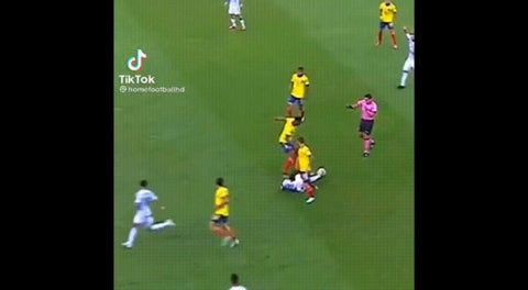 Yerry Mina vs Messi