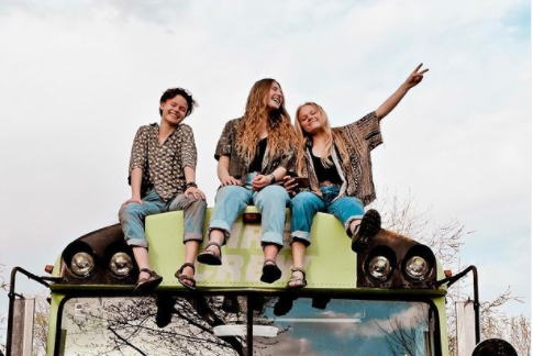 Morgan Tabor, Abi Roberts y Bekah King