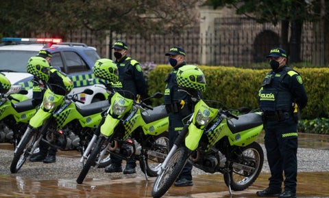 uniforme policia colombia 2021