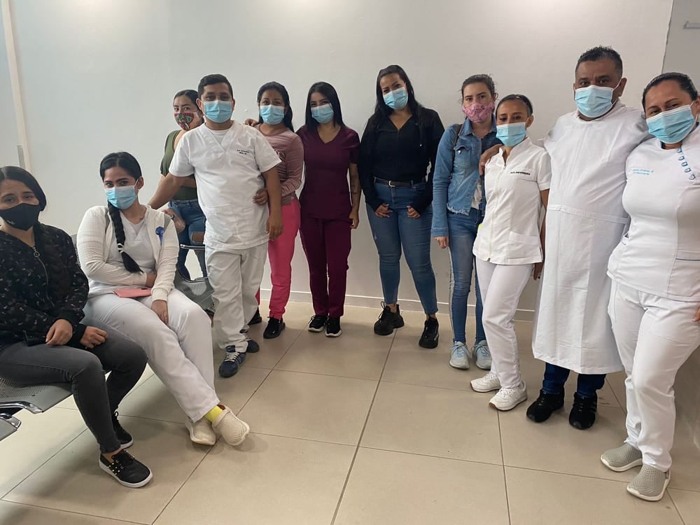 Enfermeros del área de urgencias hospital La Misericordia de Calarcá - Archivo RCN Radio