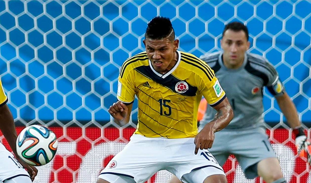 Alexander Mejía contra James Rodríguez