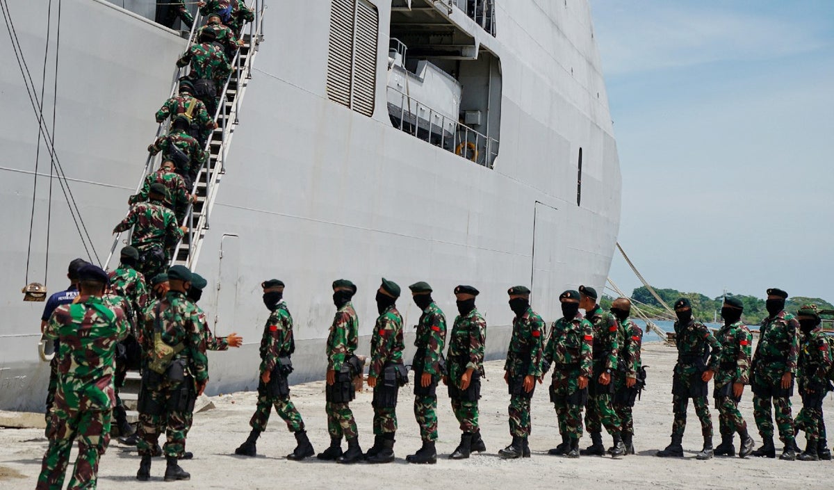 Ejército de Indonesia exige pruebas de virginidad a mujeres