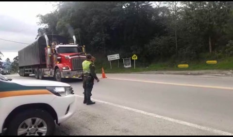 Este domingo un derrumbe ocasionó el cierre por varias horas